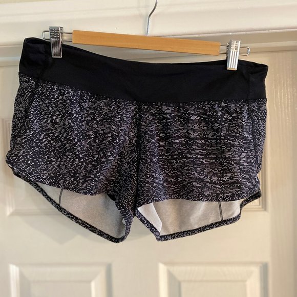 lululemon athletica Pants - LULULEMON SPEED UP SHORT 2.5" SIZE 8 BLACK AND WHITE
